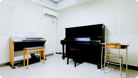 ピアノ個人レッスン室